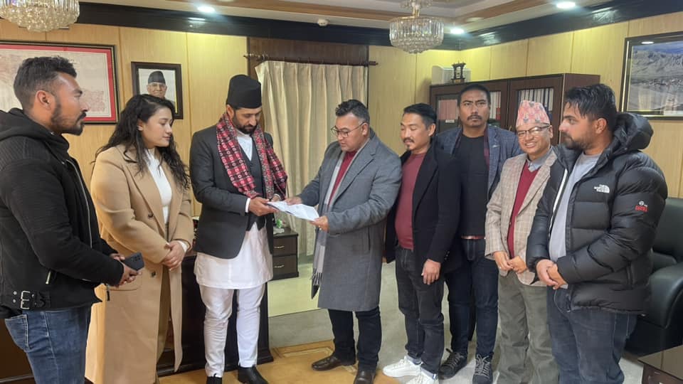 धुलिखेल नगरपालिकाका प्रमुख श्रेष्ठसहितकाे टाेलीद्वारा प्रहरी चौकी स्थापना माग