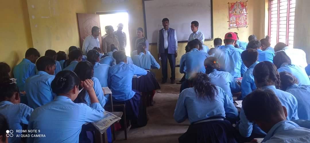 विद्यालयहरुमा परिक्षा अनुगमन