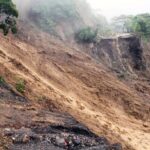 मादीमा पहिराले दुई परिवार विस्थापित