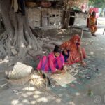 डोम समुदायलाई पूजाको सामग्री बनाउन भ्याइनभ्याइ